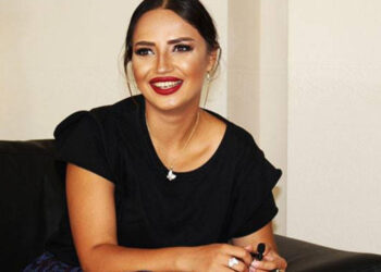 Azərbaycanlı aktrisa Cəmilə Tağızadə su tapmadı – saçını şampunlu vəziyyətdə saxladı -VİDEO