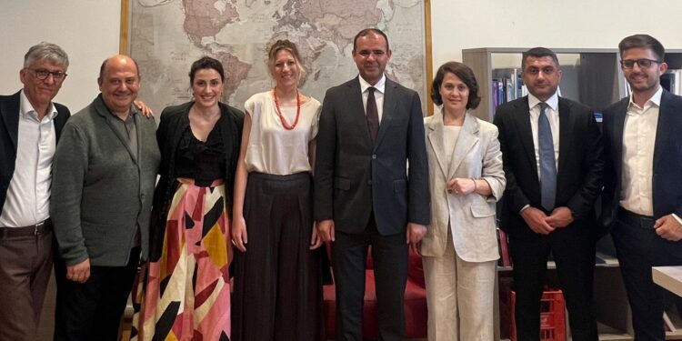 İtaliya-Azərbaycan Universitetinin ilk tələbələri məzun oldular