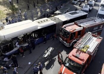 Zəncirvari qəza: 20 yaralı