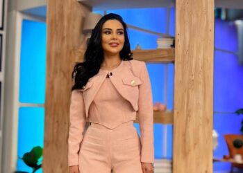 Vüsalə Əlizadənin efirdəki geyimi sosial şəbəkədə müzakirələrə səbəb oldu – VİDEO