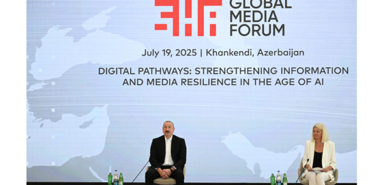 İlham Əliyevin III Şuşa Qlobal Media Forumunun iştirakçıları ilə görüşü keçirilir - CANLI