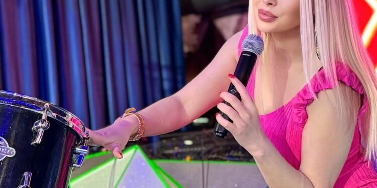 Müğənni Dəniz: “5 dəqiqəyə 10 min manat qazanıram” – Toy qiymətini açıqlandı