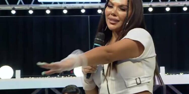 220 Minlik BMW Sürən Gənc Müğənni Kimdir? Canan “Həmin Zaur”da Etiraf Etdi – VİDEO