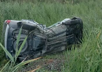 Minik avtomobili qatarla toqquşdu: 1 ölü