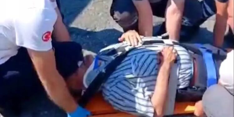 Avtomobil yaşlı kişini vurdu