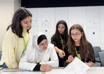 Şəhid övladları üçün “YAŞAT” yay məktəbi Londonda davam edir