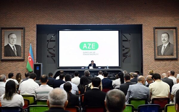 Fərid Qayıbov Azərbaycan İdman Akademiyasında idman federasiyalarının nümayəndələri ilə 21-ci görüşünü keçirib