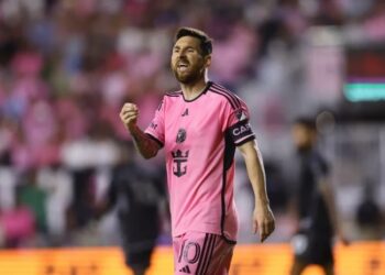 Messi rəqibinə şillə vurdu, cəzasız qaldı – VİDEO