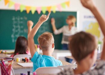 Məktəblərdə rus bölmələri bağlanacaq? – Nazir AÇIQLADI