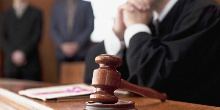 Azərbaycanda vəkillərin sayı açıqlandı