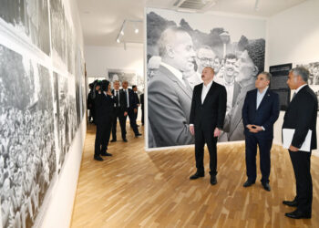 Prezident və Qurbanqulu Berdiməhəmmədov “Heydər Əliyev və Qarabağ” sərgisi ilə tanış olublar – FOTOLAR