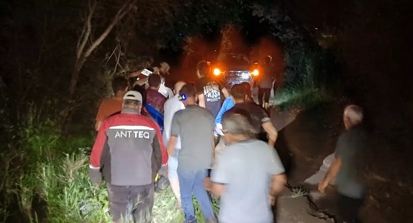 Daşqın avtomobili apardı