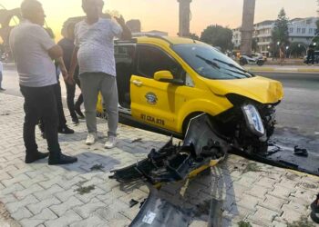 Minik avtomobili və taksi fəaliyyəti məşğul olan avtomobil toqquşdu: 7 yaralı