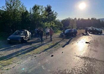 İki avtomobil toqquşdu: 4 yaralı