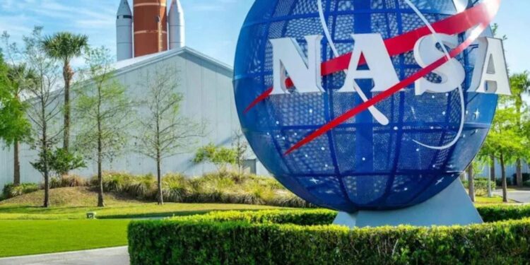 NASA-da tarixi gediş: 4000 işçi könüllü istefa üçün müraciət edib