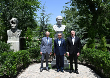 Prezident və Türkmənistan Xalq Məsləhətinin sədri Şuşada Bülbülün ev-muzeyində olublar – FOTOLAR