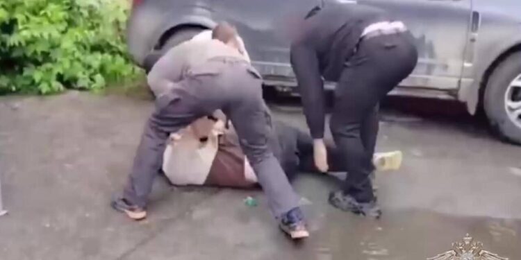 27 min vətəndaşın şəxsi məlumatlarını satan şəxs belə saxlanıldı - Əməliyyat VİDEOsu