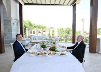 İlham Əliyev və Qurbanqulu Berdiməhəmmədov Şuşada birgə nahar ediblər – FOTOLAR