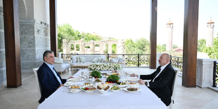 İlham Əliyev və Qurbanqulu Berdiməhəmmədov Şuşada birgə nahar ediblər - FOTOLAR