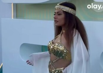 Samirə Əfəndi “DreamFest”də firuzəyi xalıda parladı – Tərzi ilə diqqət çəkdi