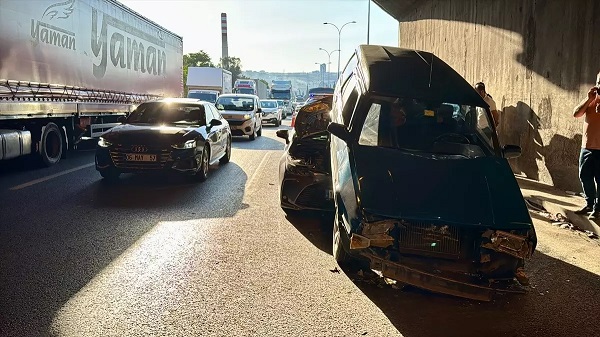 Zəncirvari qəza: Hamilə qadın xəstəxanaya yerləşdirildi