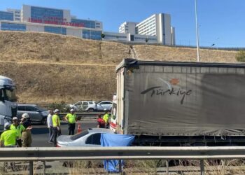 Minik avtomobili arxadan TIR-a çırpıldı:1 ölü, 1 yaralı