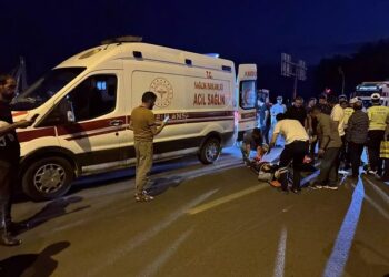 Minik avtomobil piyadanı vurdu