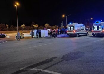 Minik avtomobili və mikroavtobus toqquşdu: 9 yaralı