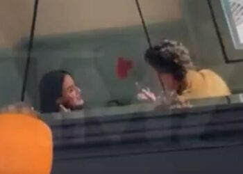 Məşhur müğənni keçmiş baş nazirlə restoranda görüntüləndi – FOTOLAR