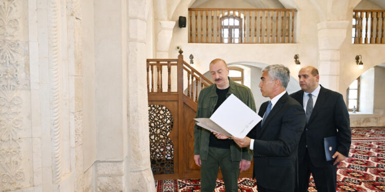 Prezident İlham Əliyev Ağdamın Qiyaslı kəndindəki tarixi məscidin binasının bərpadan sonra açılışında iştirak edib - FOTOLAR