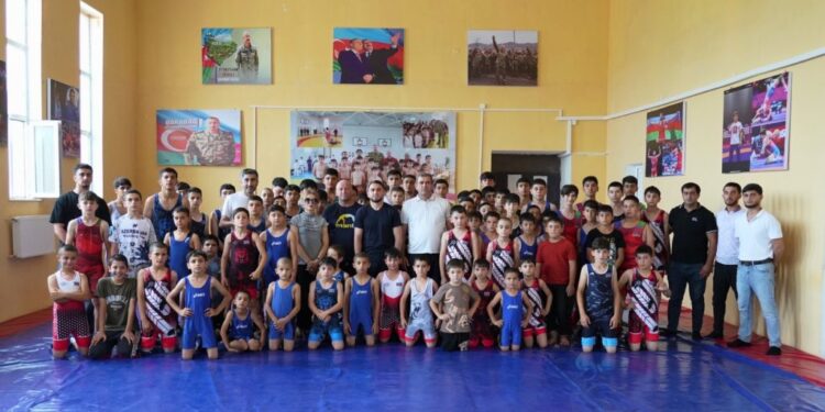 Füzulidə yeni güləş mərkəzi istifadəyə verilib