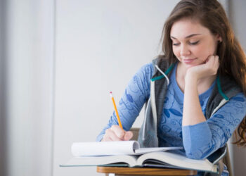 Ödənişli təhsil alan tələbələr də təqaüd ALACAQLAR