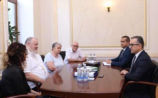 Dövlət Komitəsinin sədri Cənubi Qafqaz və Gürcüstan Yevangelik-Lüteran kilsəsinin yepiskopu ilə görüşüb