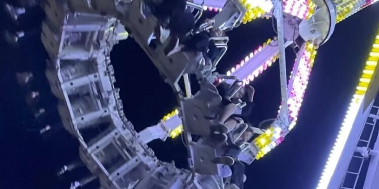 Attraksionu qırıldı: 23 nəfər yaralandı