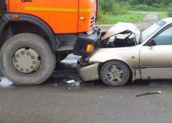 Qubada yük və minik maşınları toqquşdu – Yaralananlar var