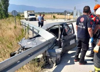 Avtomobil baryerə çırpıldı: 1 yaralı