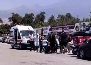 Minik avtomobili və kuryerin motosikleti toqquşdu: 1 yaralı