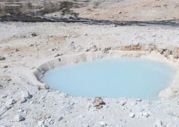 Geoloqlar gözlənilmədən qəribə mavi hovuz tapdı: Onun özəlliyi nədədir?