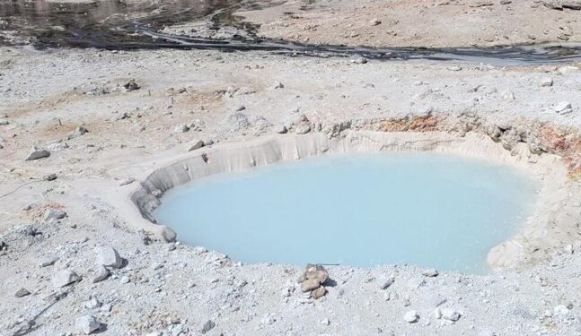 Geoloqlar gözlənilmədən qəribə mavi hovuz tapdı: Onun özəlliyi nədədir?
