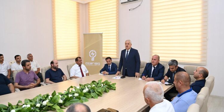 “Azərişıq” ASC-nin nümayəndələri Ağdamda fermer və sahibkarlarla görüşüb