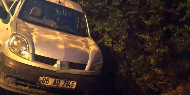 Avtomobil yol kənarına aşdı: 1 yaralı