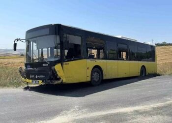 İki avtobus toqquşdu: 1 ölü