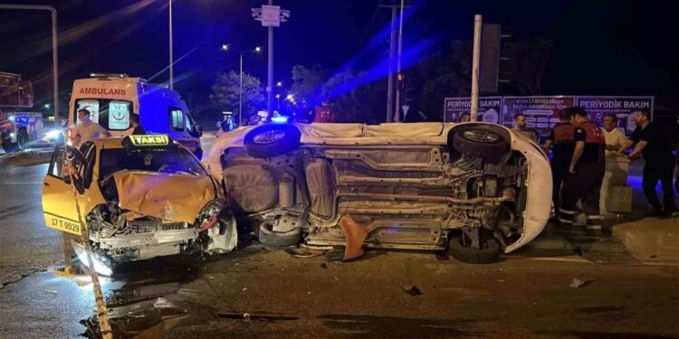 Minik avtomobili və sərnişin avtobusu toqquşdu: 7 yaralı