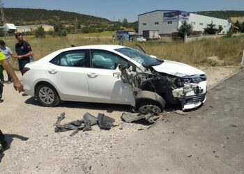 Avtomobil radar avtomobilinə çırpıldı: 2 yaralı