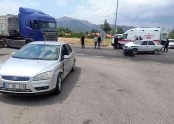 İki avtomobil toqquşdu: 4 yaralı