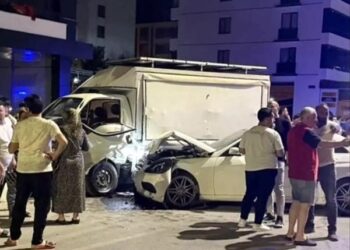 Pikap və minik avtomobili toqquşdu: 3 yaralı