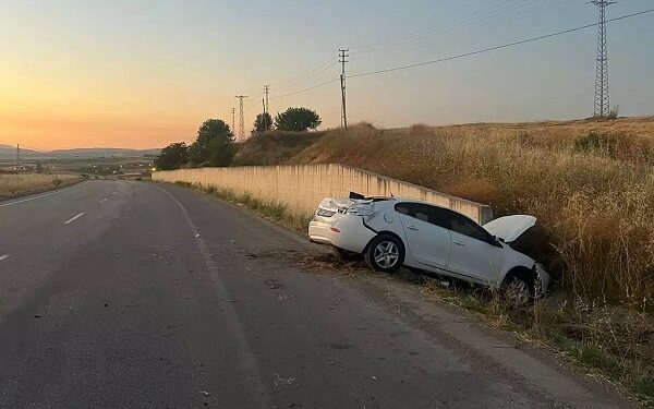 Avtomobil yol kənarına aşdı: 1 yaralı