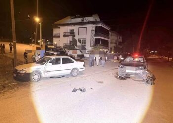 İki avtomobil toqquşdu: 3 yaralı