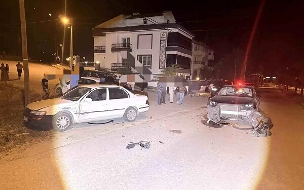 İki avtomobil toqquşdu: 3 yaralı