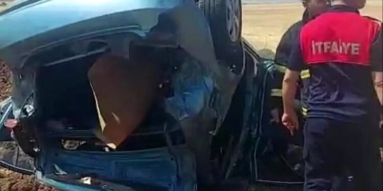 İki avtomobil toqquşdu: Avtomobillərdən biri aşdı